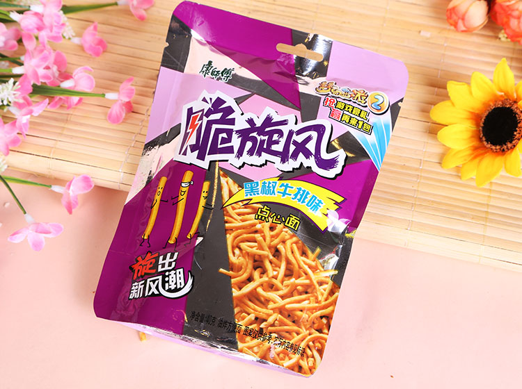 康师傅脆旋风黑椒牛排味点心面40g/袋