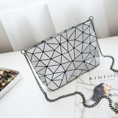 斯潮牌女包镭射折叠不规则夜光几何菱格包斜挎